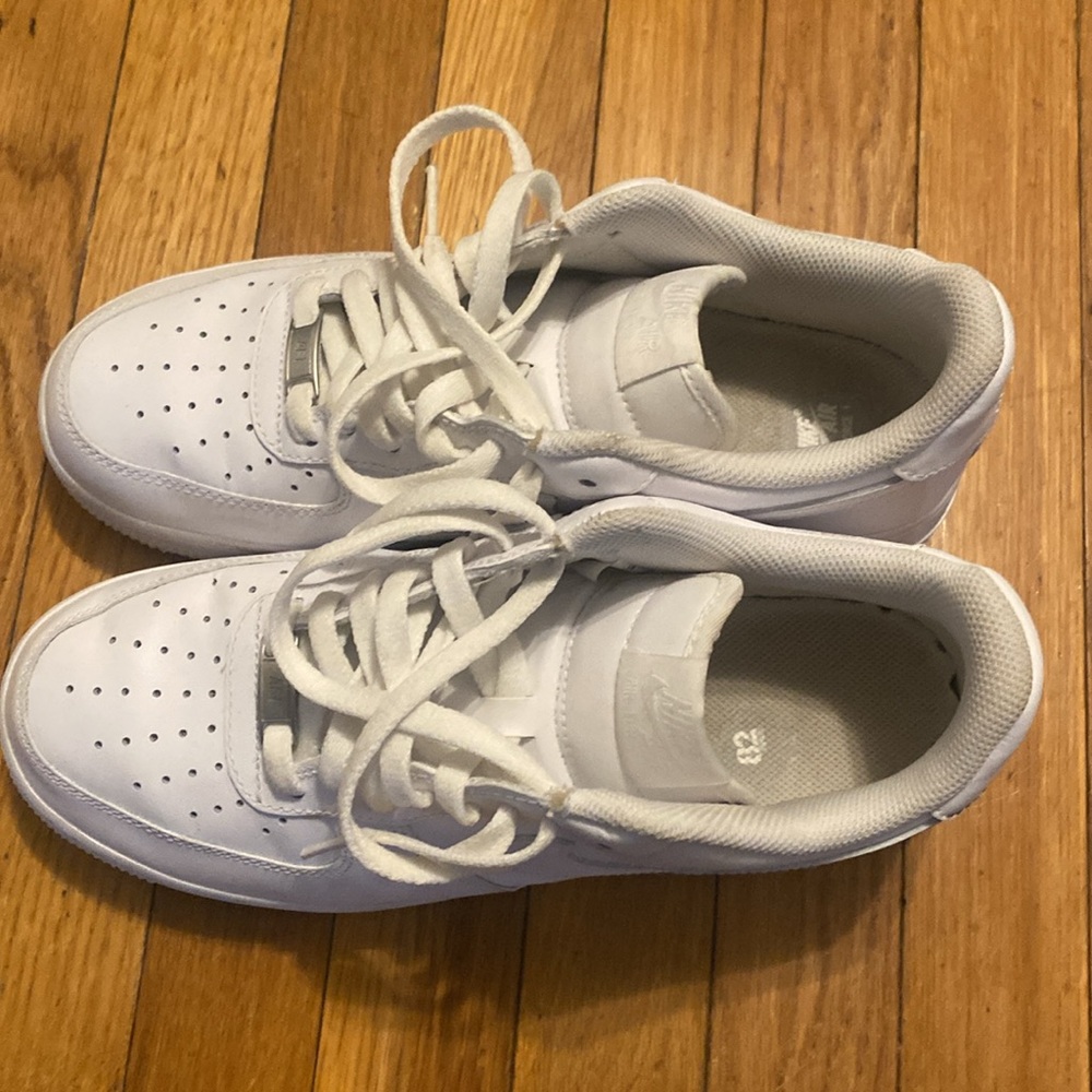 Nike Air Force 1 White Athletic Shoes - Picture 2 of 8
